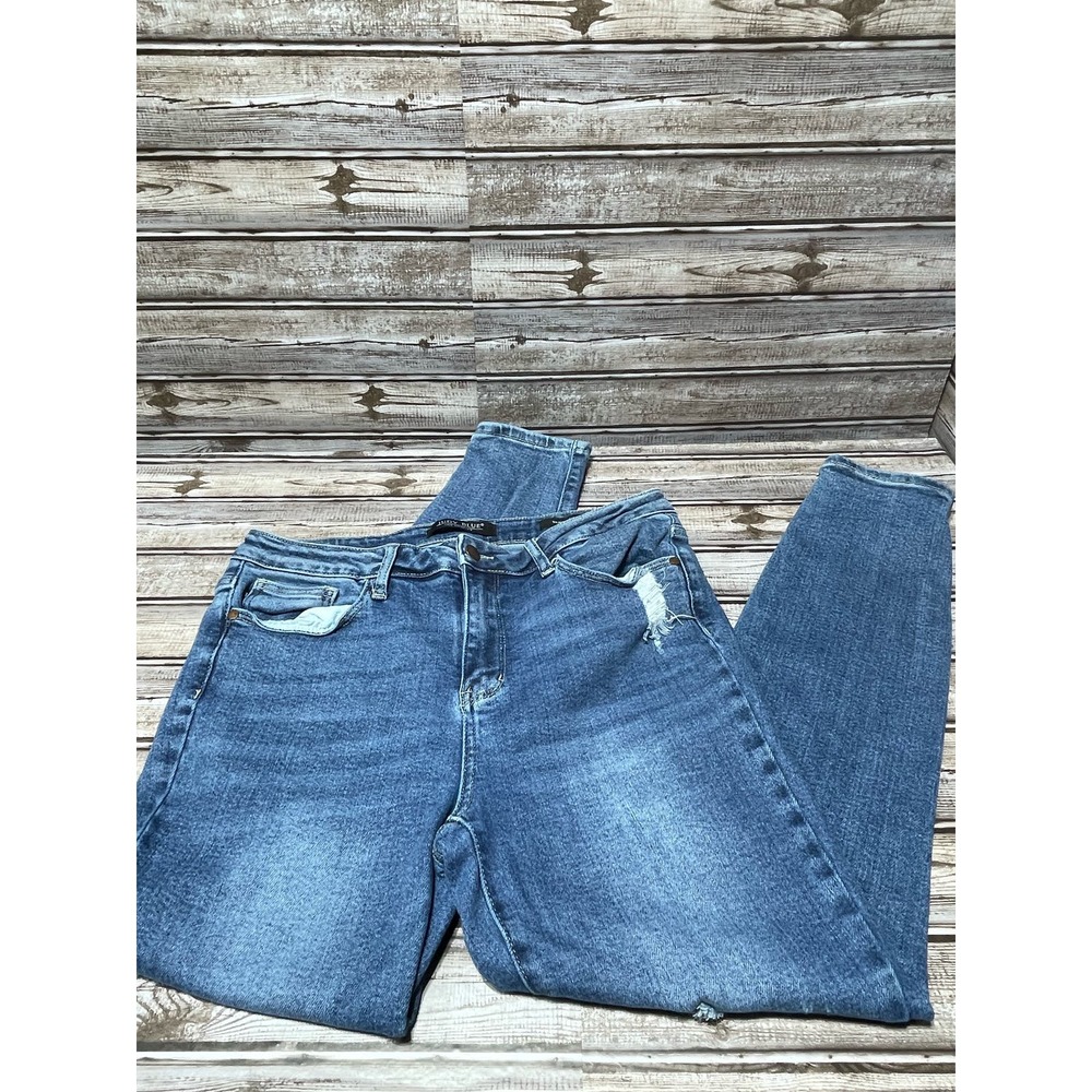 Judy Blue Women’s Jeans Distressed Slinny Fot Size 31 EUC!